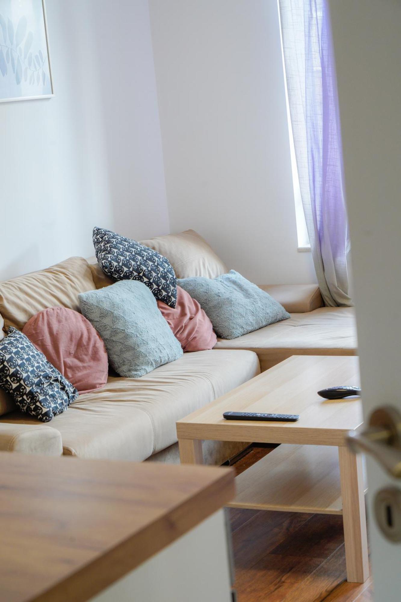 Central Cosy, Fully Renovated 2Bd Near The Cathedral 瓦爾納 外观 照片