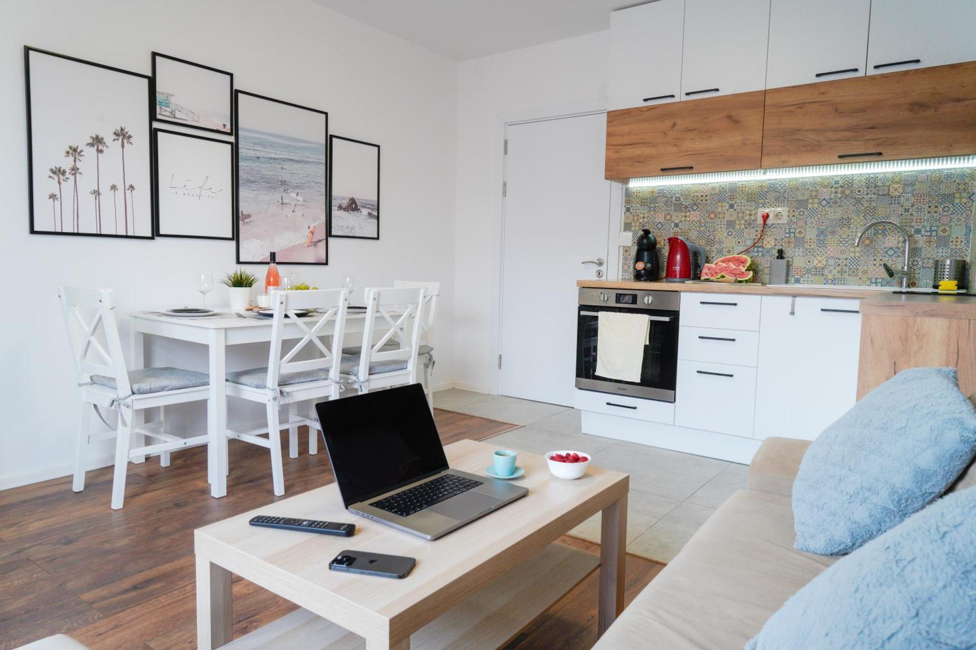 Central Cosy, Fully Renovated 2Bd Near The Cathedral 瓦爾納 外观 照片