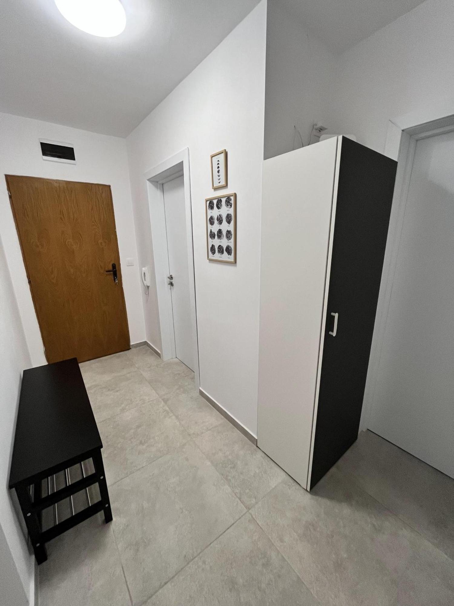 Central Cosy, Fully Renovated 2Bd Near The Cathedral 瓦爾納 外观 照片