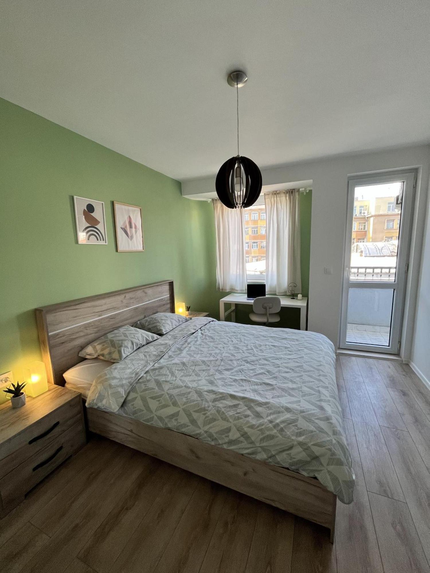 Central Cosy, Fully Renovated 2Bd Near The Cathedral 瓦爾納 外观 照片