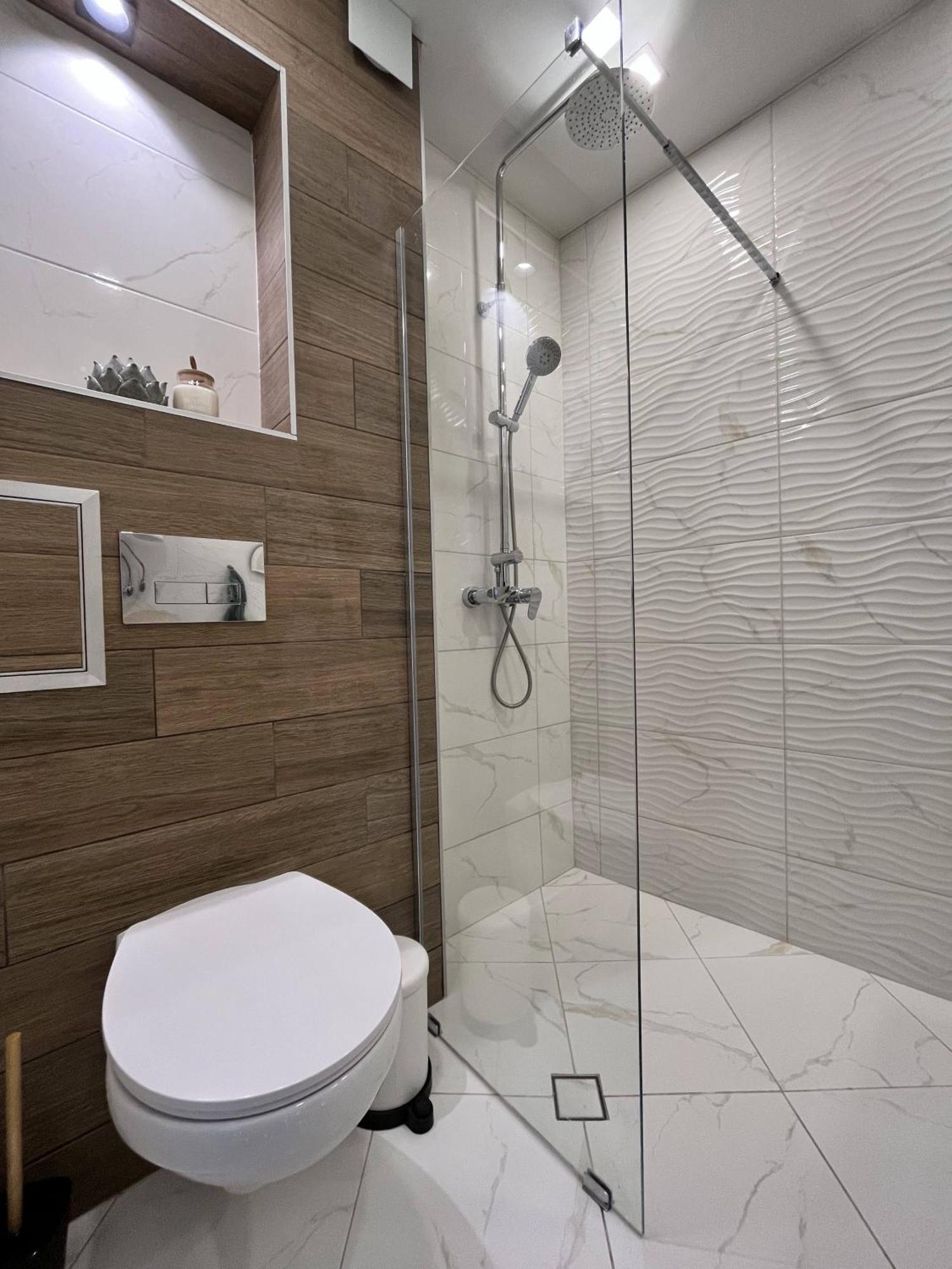 Central Cosy, Fully Renovated 2Bd Near The Cathedral 瓦爾納 外观 照片